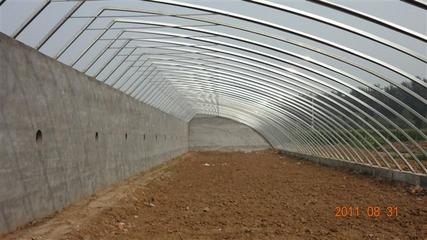 無立柱日光溫室建設(shè)廠家無立柱日光溫室建設(shè)哪家好濰坊滿園_濰坊