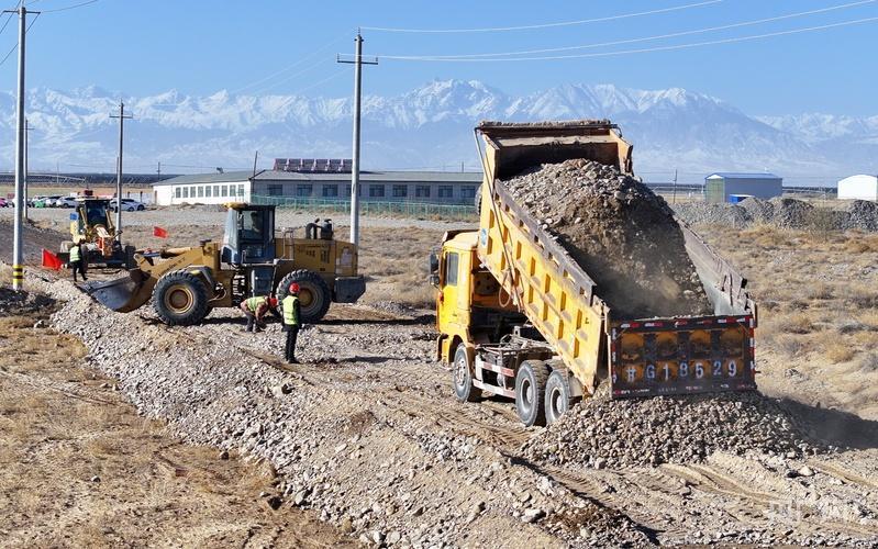 甘肅民樂:產(chǎn)業(yè)路項目建設(shè)&ldquo;火力全開&rdquo;